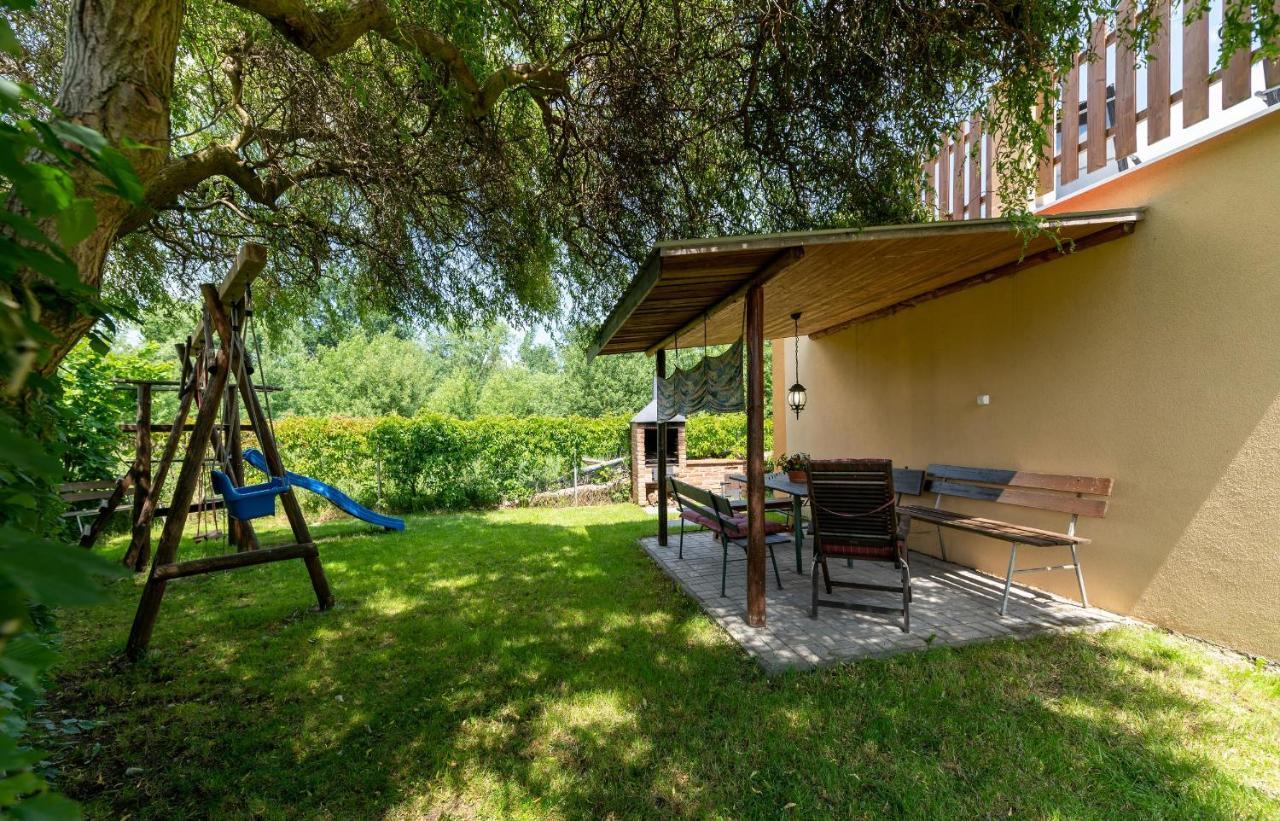 Penzion U Sykoru Trebon Exterior foto